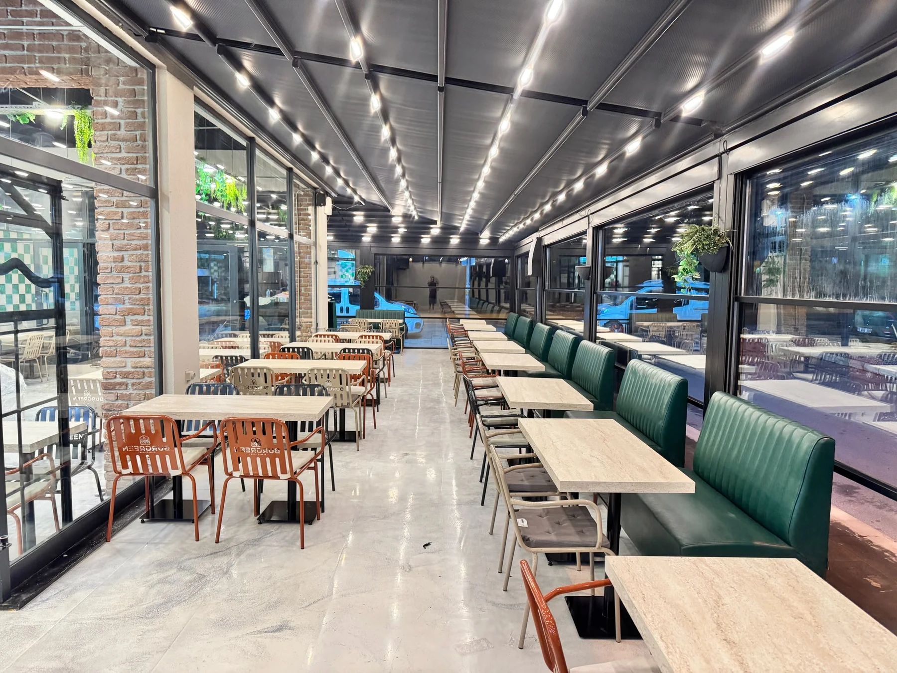 BURGREEN restoran iç mekânı